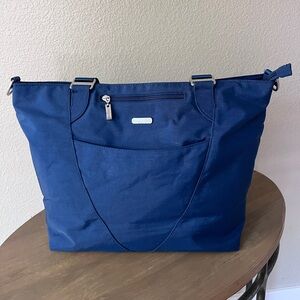 Baggalini travel tote